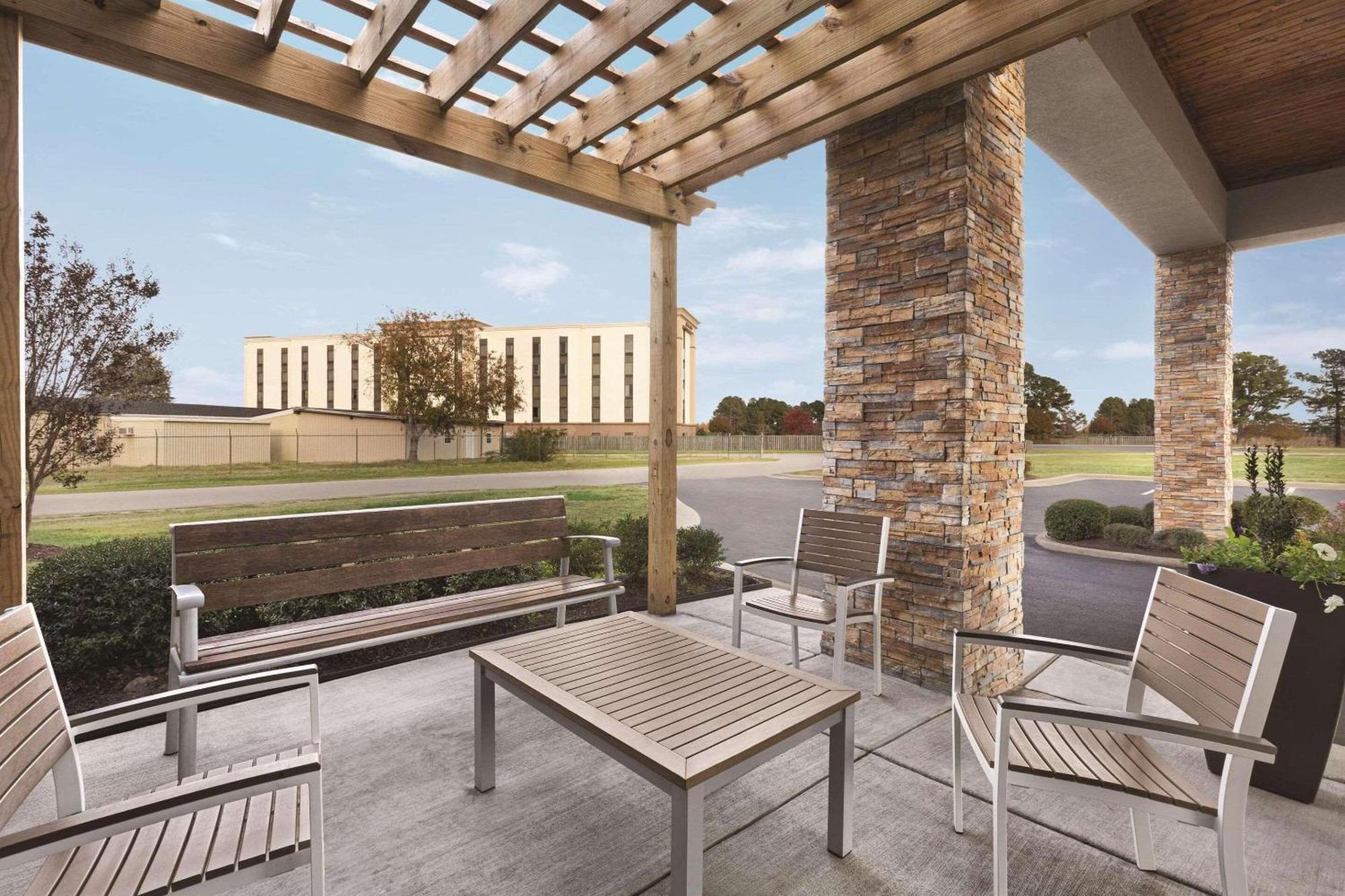 Country Inn & Suites By Radisson, Dunn, Nc Exterior foto